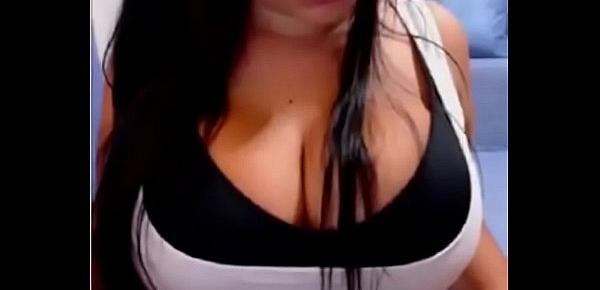  massive boobs and areola shown on cam
